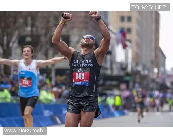 开拓者官方：夏普左腓骨应力性损伤，4-6周后接受复查